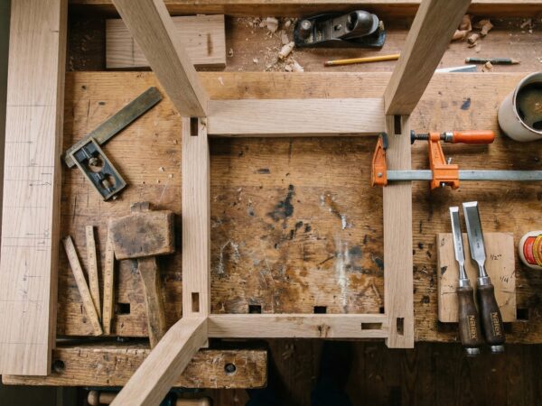 Massivholz Risse Heizung – HOLZMANUFAKTUR Brunner Ostschweiz